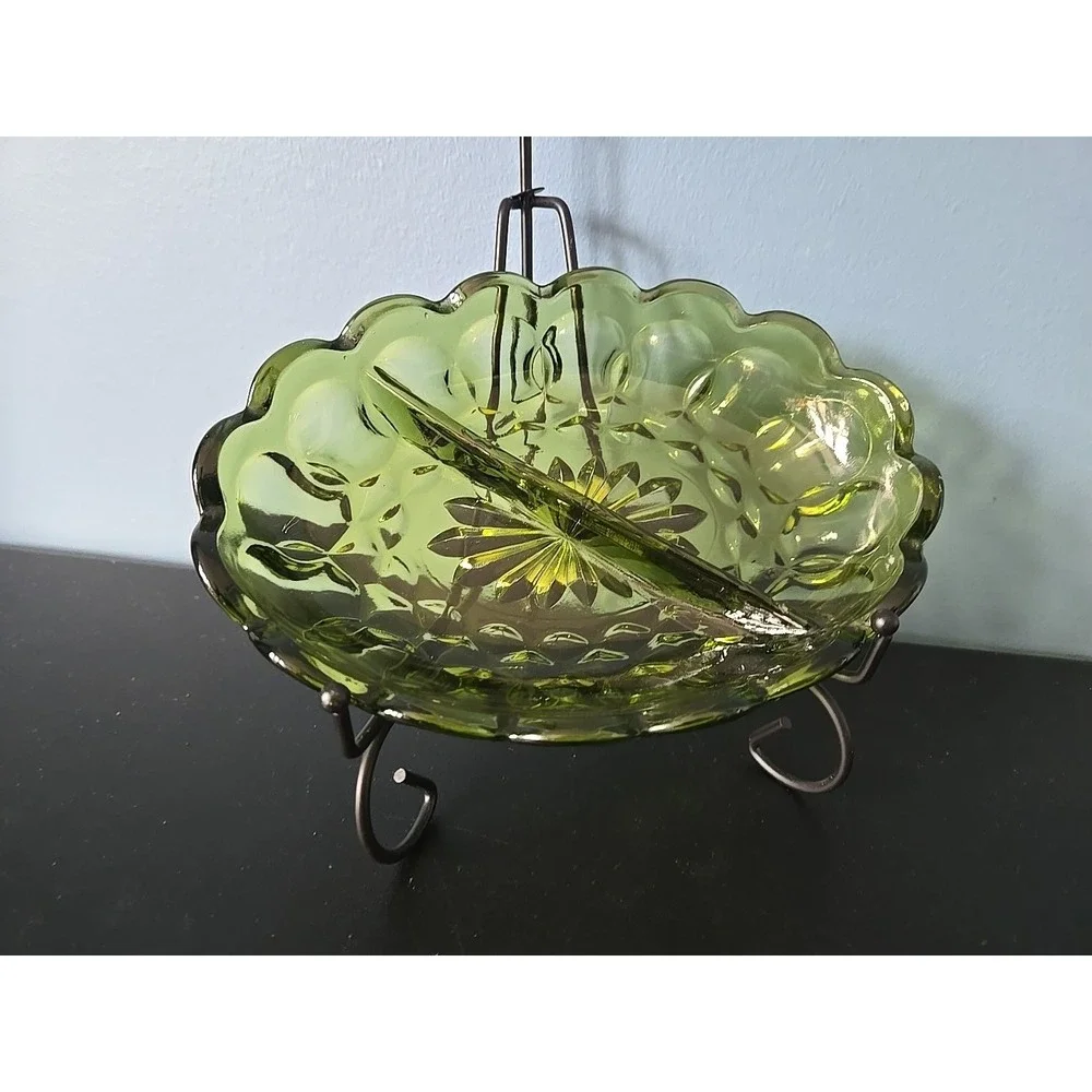 VINTAGE‎ ANCHOR HOCKING FAIRFIELD GREEN GLASS DIVIDED CANDY DISH.